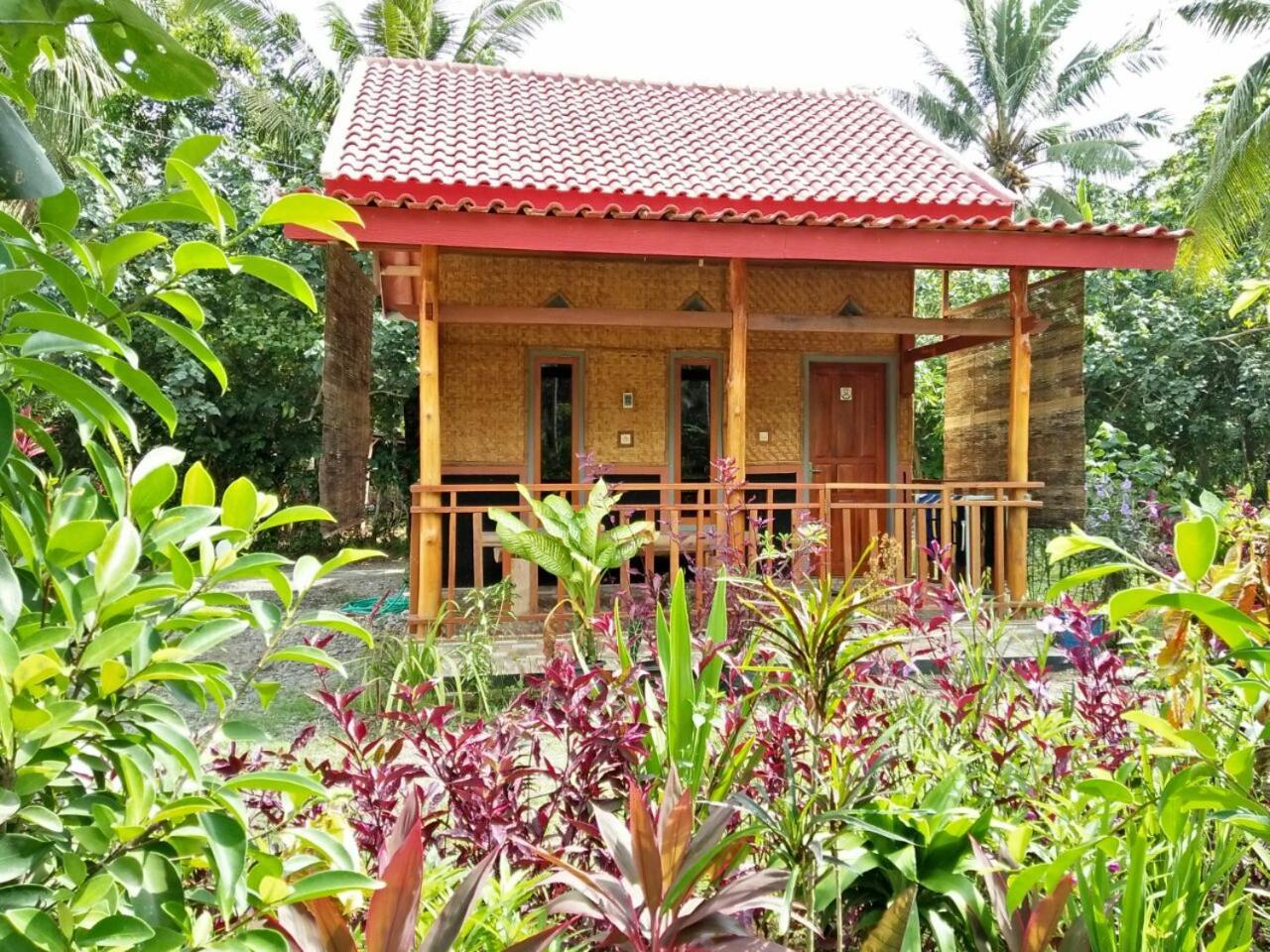 Red Island Bungalows Pasanggaran Zimmer foto